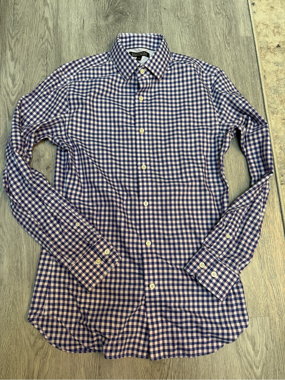 Banana Republic Dress Shirt Mens Small Pink Check Tailored Slim Fit Non Iron LS
